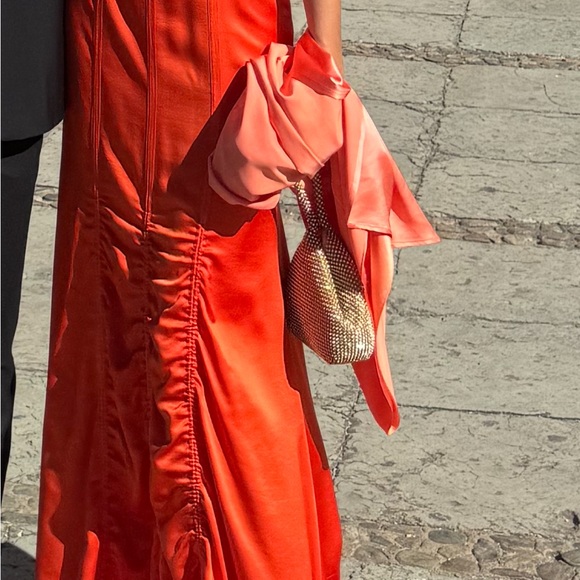 Elegant Red Maxi Dress - Picture 2 of 5